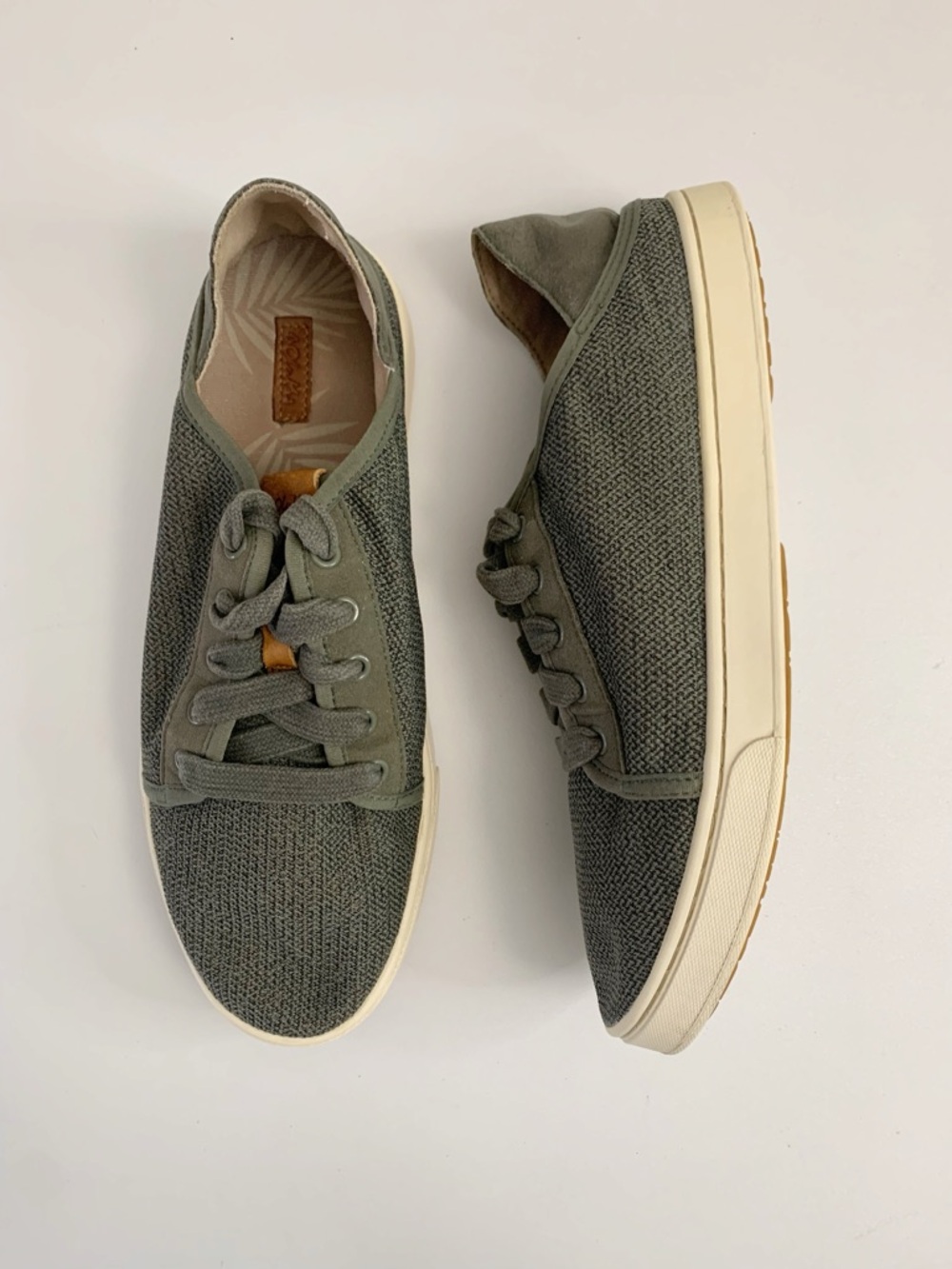 ▪️Olukai Women’s “Pehuia Li” Grey Sneakers ~ 9